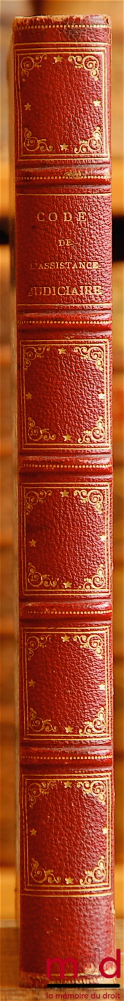 BRIÈRE VALIGNY (L.) – CODE DE L’ASSISTANCE JUDICIAIRE, contenant l’ensemble des documents de législation, d’administration et de jurisprudence relatifs à cette matière, ainsi que les travaux préparatoires des Lois du 7 août 1850 et du 22 janvier 1851