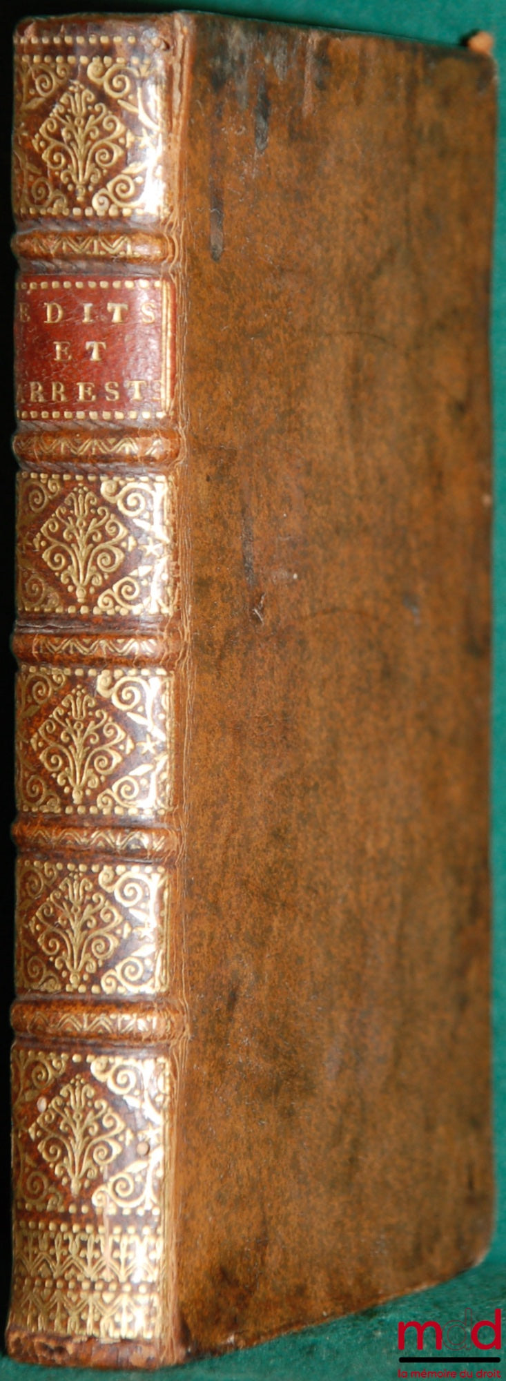 [Du Tillet (Jean)] – RECUEIL DES ÉDITS, DÉCLARATIONS ET ARRESTS, RENDUS EN FAVEUR DES CUREZ, VICAIRES PERPÉTUELS, VICAIRES AMOVIBLES, CHANOINES & AUTRES BÉNÉFICIERS concernant les Dismes (…) ; les Portions congrues des Curez (…) Les pensions sur les bénéf