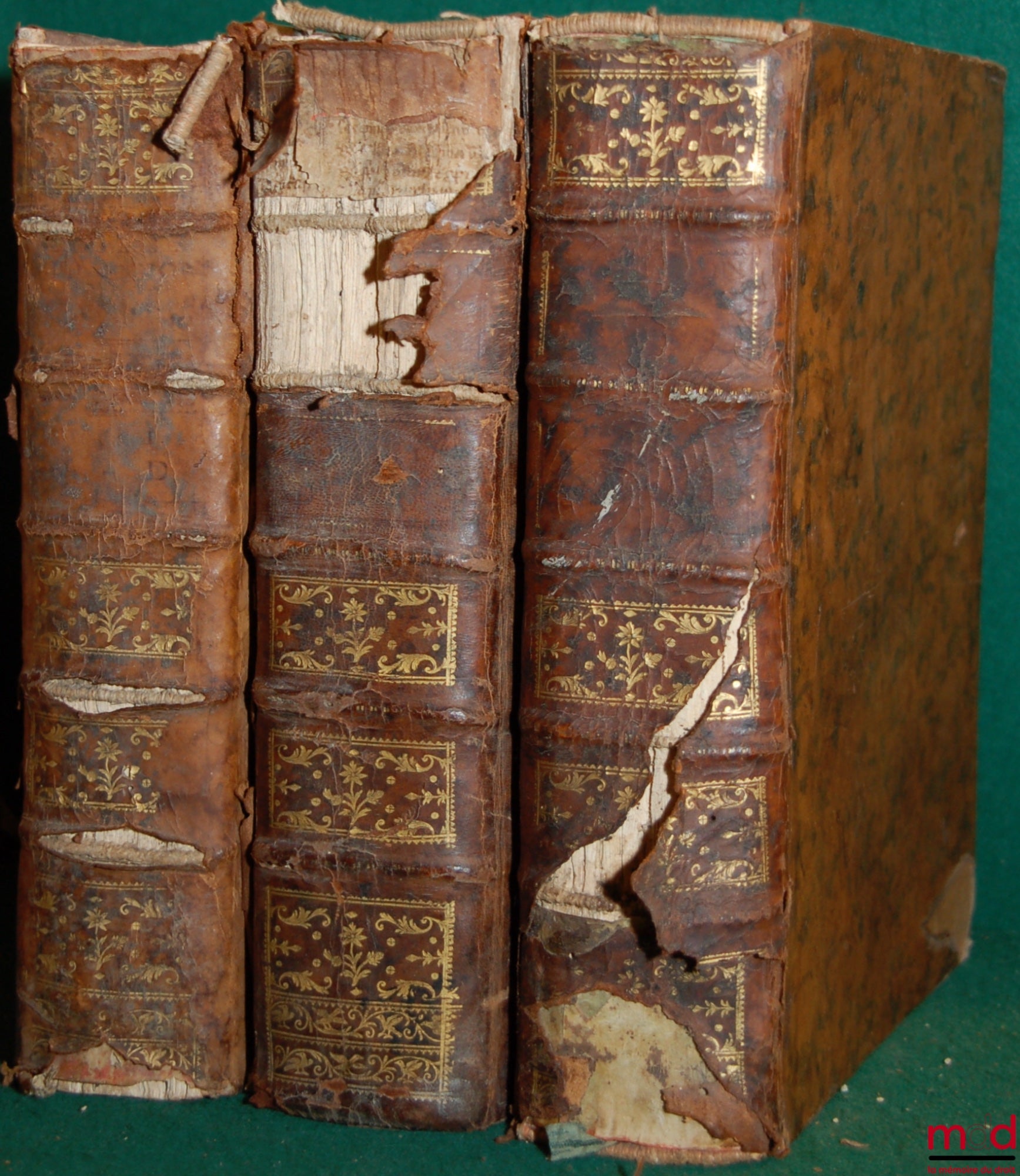 DENISART (Jean-Baptiste) – COLLECTION DE DÉCISIONS NOUVELLES ET DE NOTIONS RELATIVES À LA JURISPRUDENCE ACTUELLE, 6e éd. corrigée et augmentée