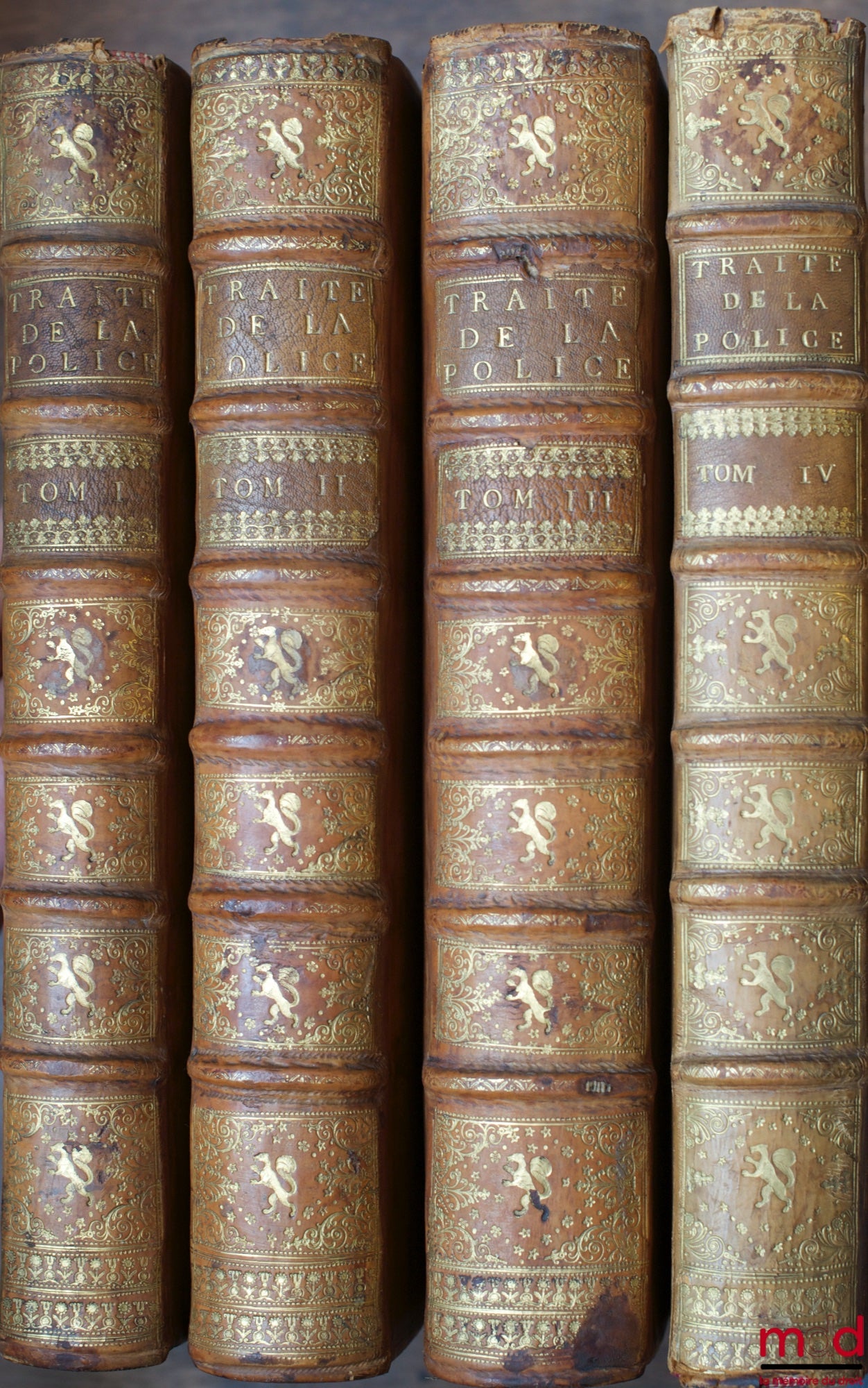 DELAMARE (Nicolas) – TRAITÉ DE LA POLICE OÙ L’ON TROUVERA L’HISTOIRE DE SON ÉTABLISSEMENT LES FONCTIONS ET LES PRÉROGATIVES DE SES MAGISTRATS, TOUTES LES LOIS ET TOUS LES RÈGLEMENTS QUI LA CONCERNENT. On y a joint une description historique et topographiq