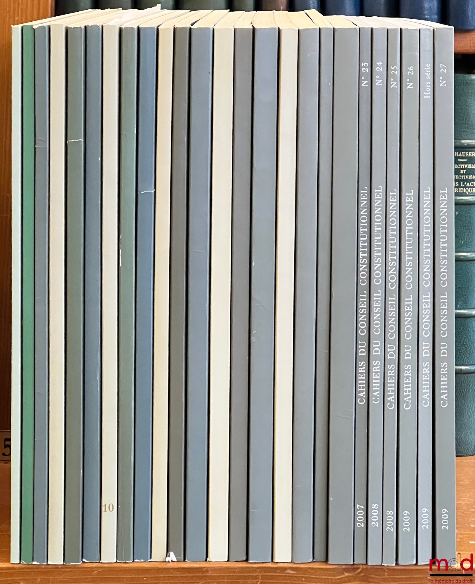 [Conseil constitutionnel] – LES [NOUVEAUX] CAHIERS DU CONSEIL CONSTITUTIONNEL, du n° 1 (1996 - Tête de collection) au n° 59 (avril 2018) [mq. 4 fasc.]