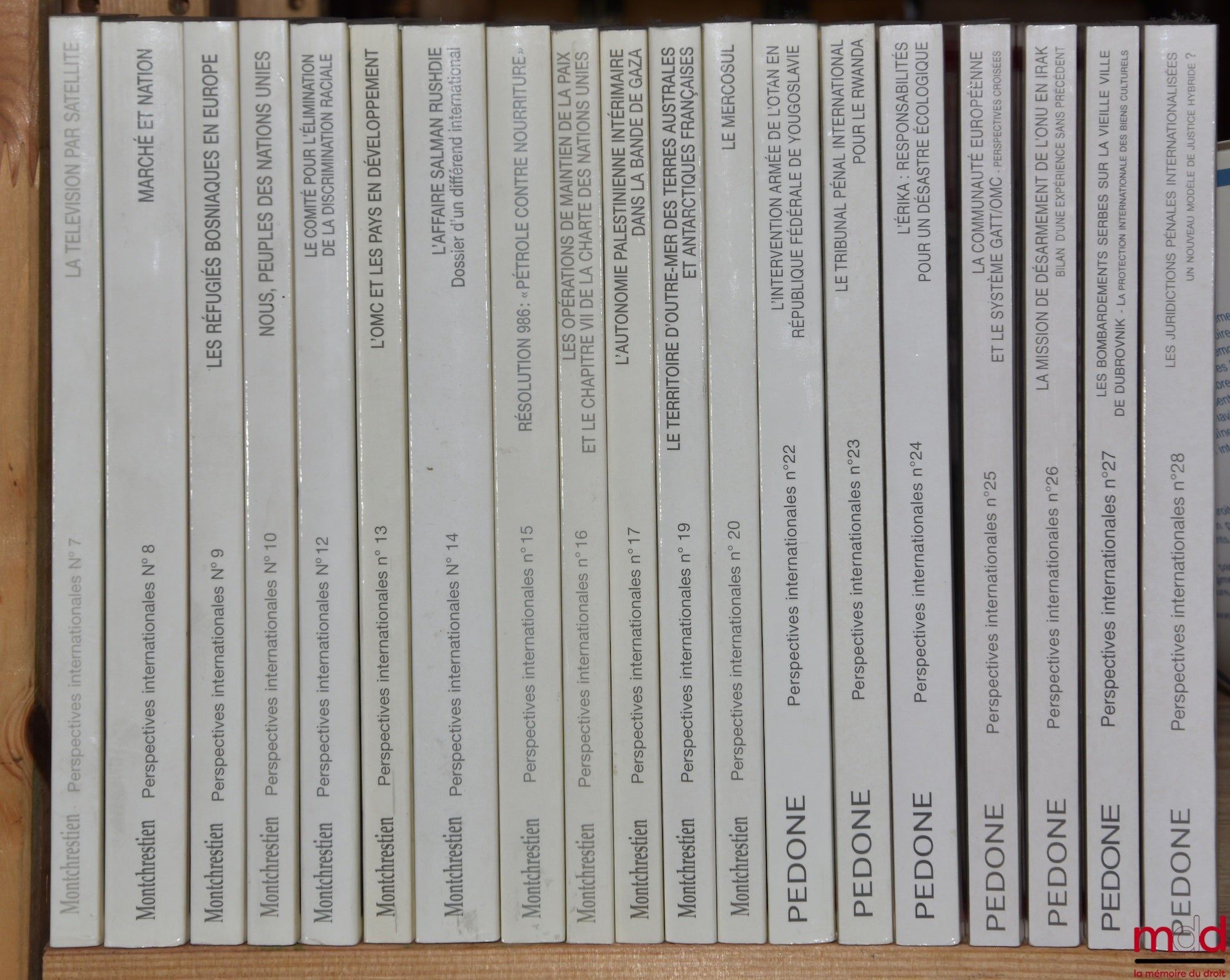 [Collectif] – Perspectives internationales, CEDIN-Paris I, n° 7 à 28 [mq. 3 fasc.] : – P. Achilleas, La télévision par satellite, Aspects juridiques internationaux (n° 7) ; – Marché et Nation, regards croisés : internationalisation de l'économie ou retour