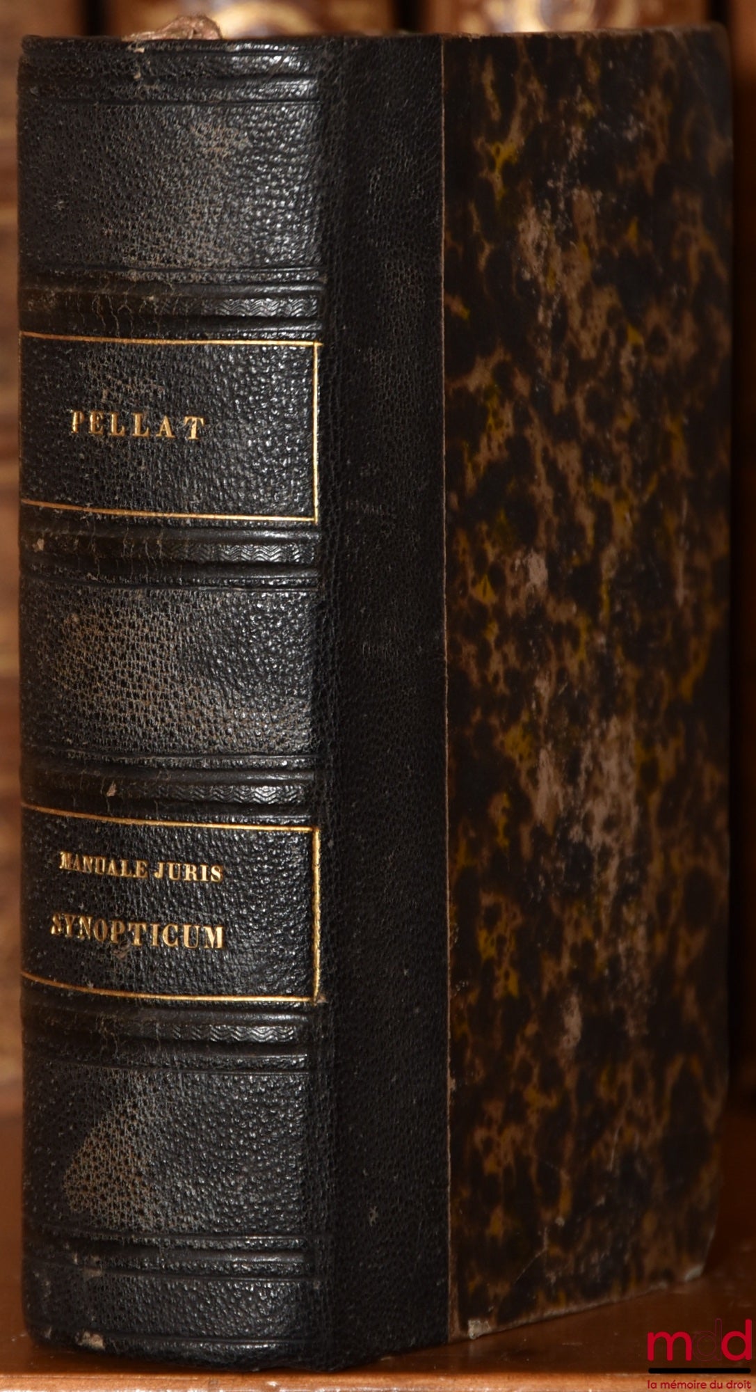 PELLAT (Charles-Auguste) – MANUALE JURIS SYNOPTICUM IN QUO CONTINENTUR JUSTINIANI INSTITUTIONES CUM GAII INSTITUTIONIBUS E REGIONE OPPOSITIS PERPETUO COLLATE necnon Ulpiani fragmenta – pauli sententiæ – vaticana fragmenta et aliæ plurimæ veterum juriscons