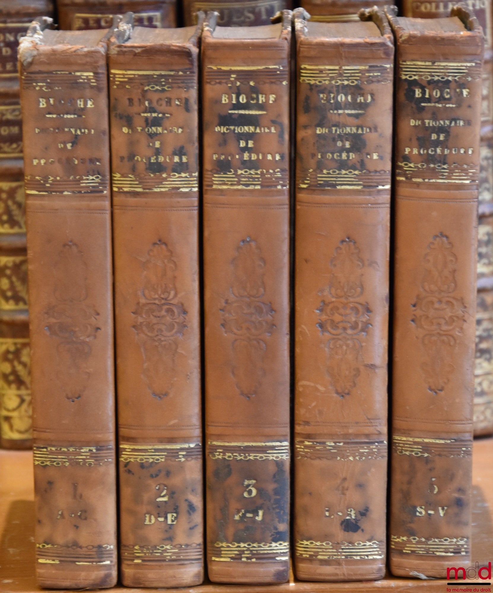 BIOCHE (Charles, Jules, Armand), GOUJET et alii – DICTIONNAIRE DE PROCÉDURE CIVILE ET COMMERCIALE, contenant la jurisprudence, l’opinion des auteurs, les usages du palais, le timbre et l’enregistrement des actes, leur tarif, leurs formules, et terminés pa