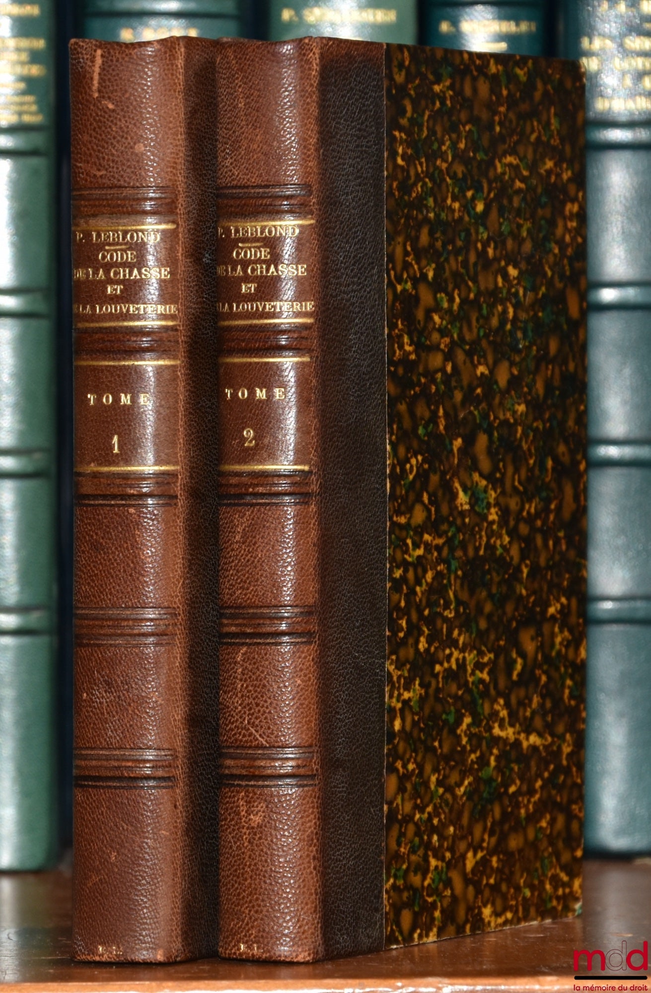 [Chasse], LEBLOND (Paul) – CODE DE LA CHASSE ET DE LA LOUVETERIE CONTENANT 1° Le commentaire de la loi du 3 mai 1844 ; 2° Le résumé de la Doctrine et de la jurisprudence sur la responsabilité des propriétaires ou possesseurs du Droit de Chasse dans les Bo