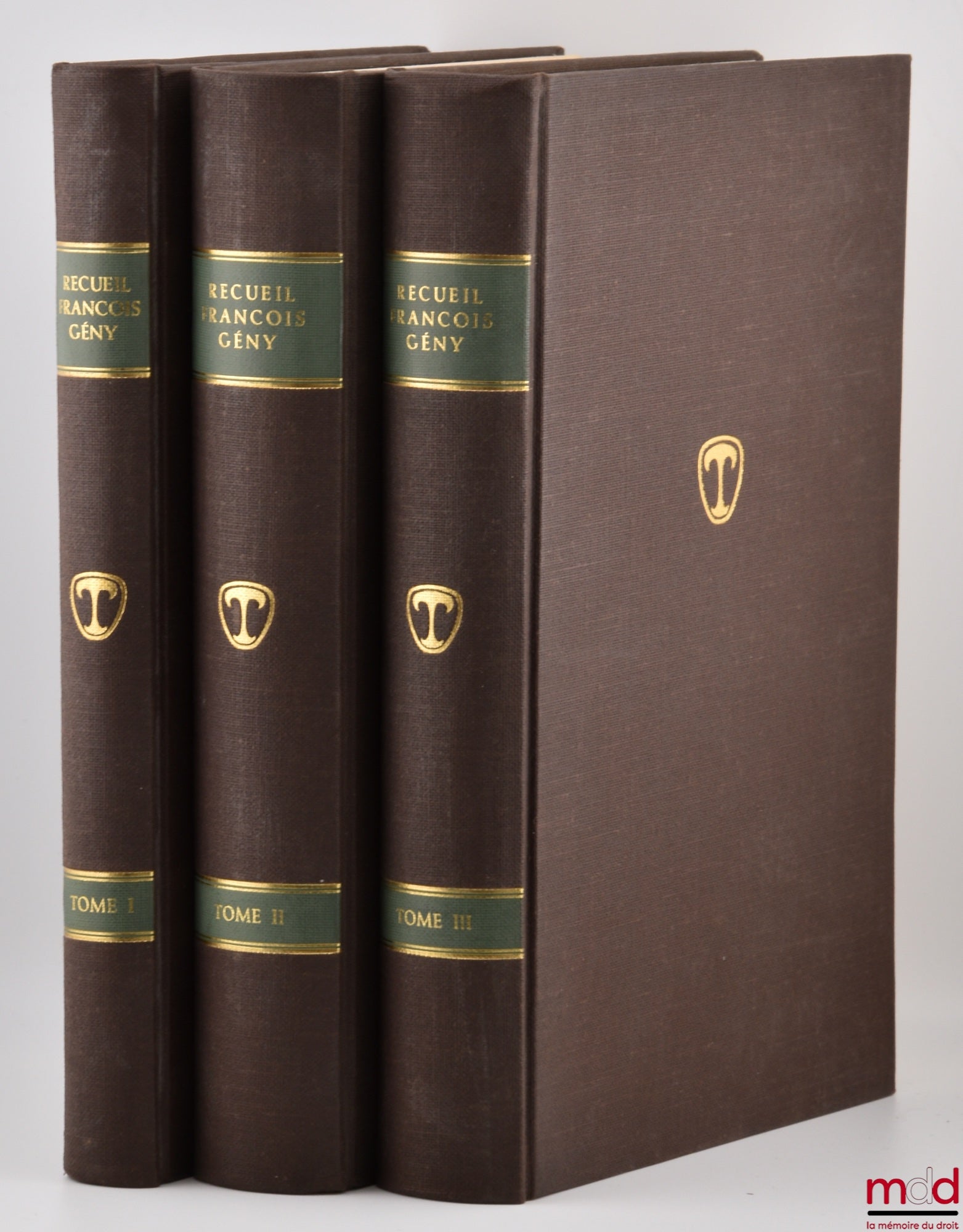 [Mélanges Gény] – RECUEIL D’ÉTUDES SUR LES SOURCES DU DROIT EN L’HONNEUR DE FRANÇOIS GÉNY : t. I : Aspects historiques et philosophiques ; t. II : Les sources générales des systèmes juridiques actuels ; t. III : Les sources des diverses branches du droit,