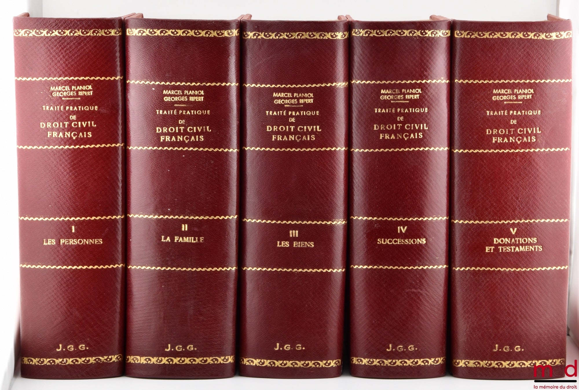 PLANIOL (Marcel) et RIPERT (Georges) – TRAITÉ PRATIQUE DE DROIT CIVIL FRANÇAIS, 2e éd. : t. I : Les personnes - état et capacité par René Savatier, avec le concours de Jean Savatier (XII-874 p.) ; t. II : La famille - mariage, divorce, filiation par André