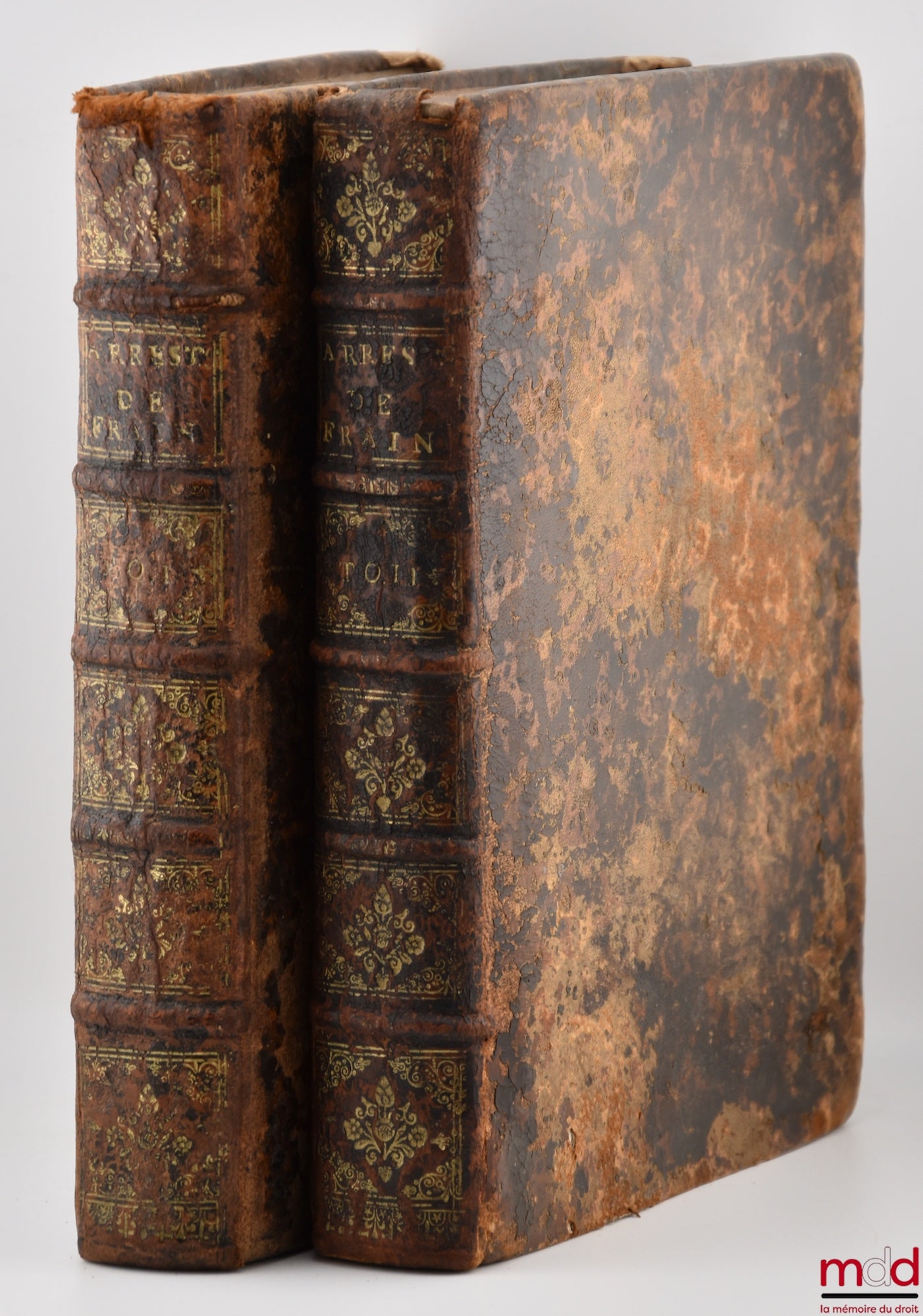 FRAIN (Sébastien), HEVIN (Pierre) – ARRESTS DU PARLEMENT DE BRETAGNE, Pris des Mémoires & Plaidoyers de feu M. SEBAST. FRAIN Ancien Avocat audit Parlement. Avec quelques Remarques du même Auteur sur des matières de Droit et de pratique. 3e et dernière éd.