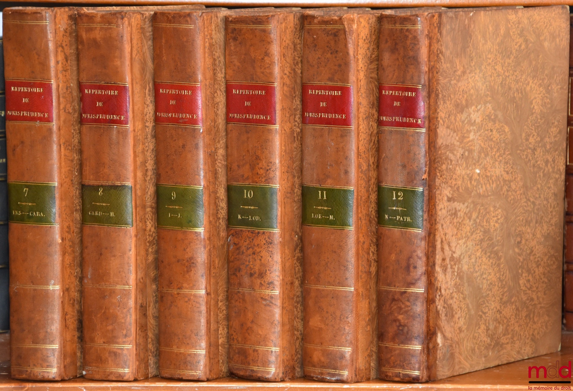 GUYOT (Joseph-Nicolas) et alii – RÉPERTOIRE UNIVERSEL ET RAISONNÉ DE JURISPRUDENCE CIVILE, CRIMINELLE, CANONIQUE ET BÉNÉFICIALE, ouvrage de plusieurs jurisconsultes : mis en ordre & publié par M. …, écuyer, ancien magistrat. Nouvelle édition corrigée & au