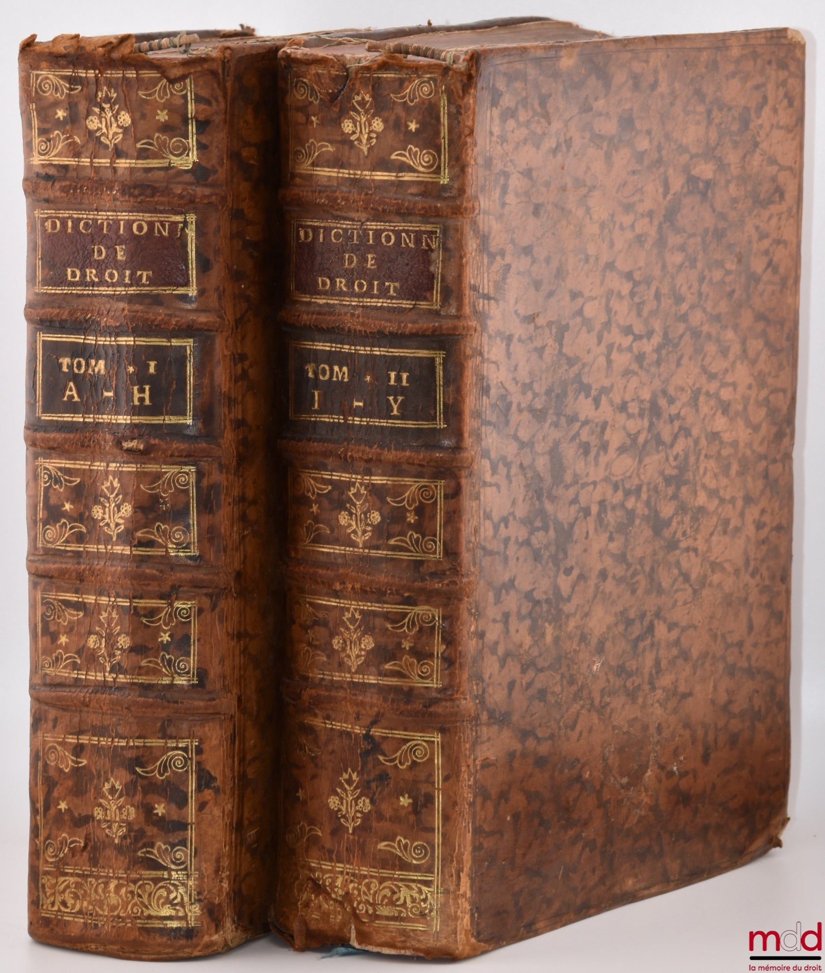 FERRIÈRE (Claude-Joseph de) – DICTIONNAIRE DE DROIT ET DE PRATIQUE CONTENANT L’EXPLICATION DES TERMES DE DROIT, D’ORDONNANCES, DE COUTUME & DE PRATIQUE. aVEC LES JURISDICTIONS DE FRANCE. Nouvelle éd., Revûë, corrigée & augmentée par M. *** [Boucher d’Argi