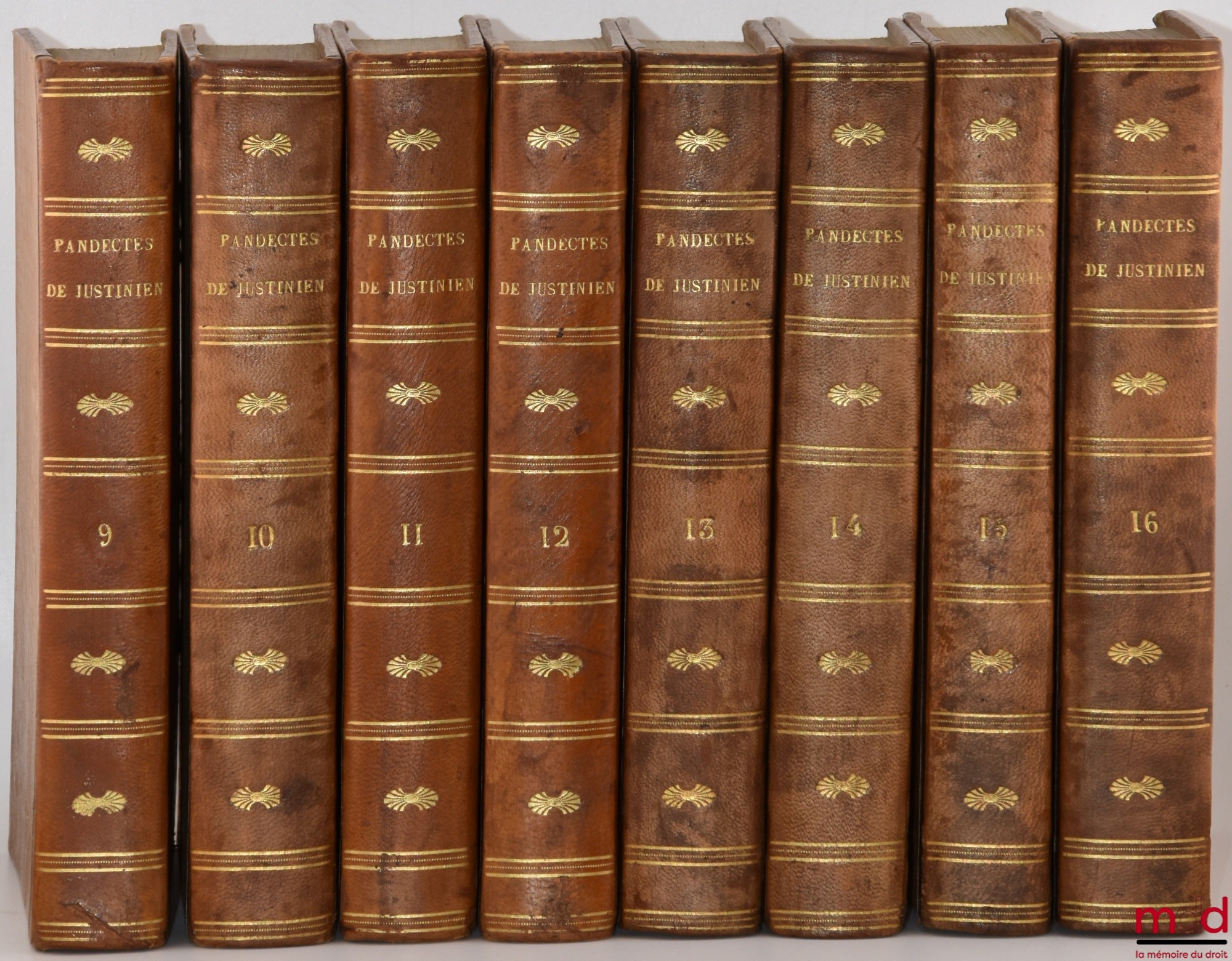 POTHIER (Robert-Joseph) / MOREAU DE MONTALIN – PANDECTES DE JUSTINIEN mises dans un nouvel ordre, avec les lois du code et les novelles qui confirment, expliquent ou abrogent le droit des pandectes, traduites [du latin en français] par [l’abbé Pierre-Anto