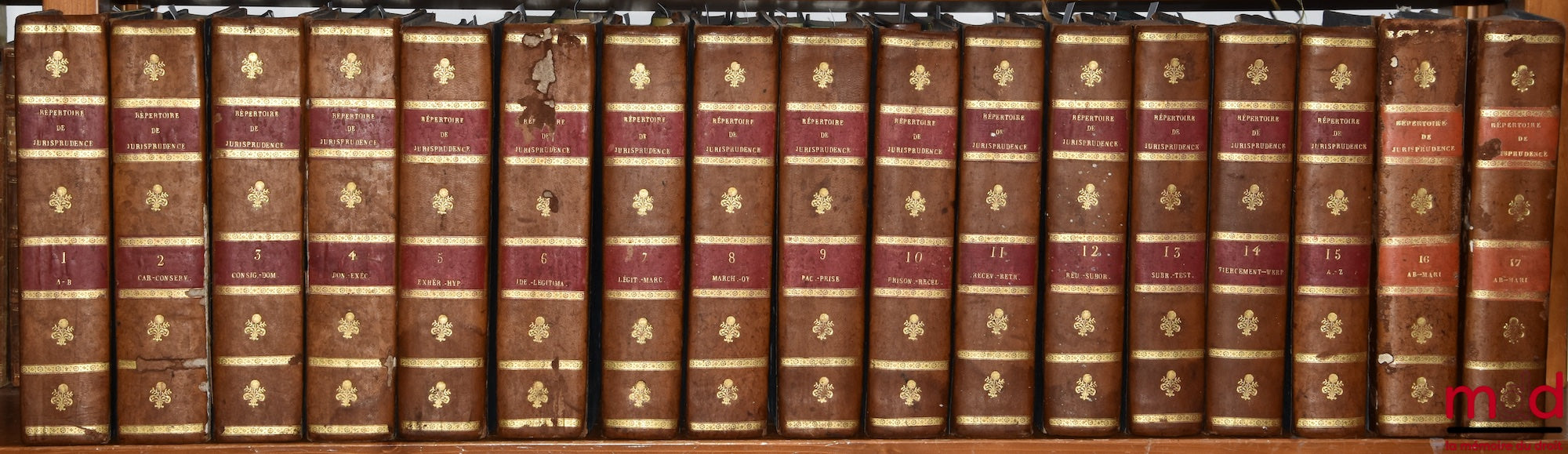 MERLIN (Philippe-Antoine) – RÉPERTOIRE UNIVERSEL ET RAISONNÉ DE JURISPRUDENCE, Corrigée, réduite aux objets dont la connaissance peut encore être utile, et augmentée 1°) d’un grand nombre d’Articles, 2°) de Notes indicatives des changements apportés aux L