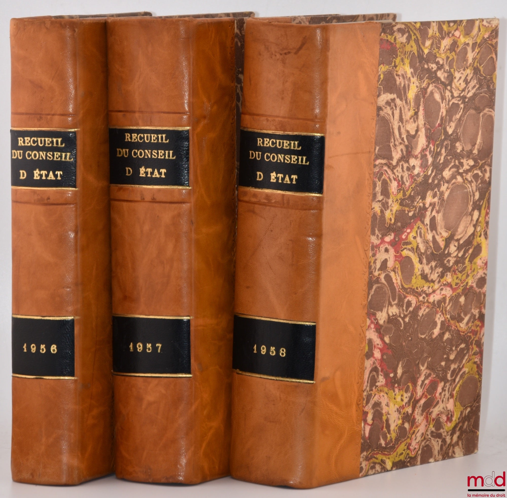 [Recueil Lebon - Conseil d’État] – RECUEIL DES DÉCISIONS DU CONSEIL D’ÉTAT STATUANT AU CONTENTIEUX, DU TRIBUNAL DES CONFLITS ET DES JUGEMENTS DES TRIBUNAUX ADMINISTRATIFS, coll. Lebon, Panhard, Chalvon-Demersay fondée en 1821, de 1956 à 1958